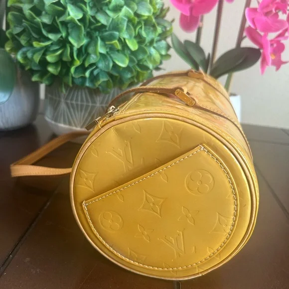 Louis Vuitton Monogram Vernis Papillon bag - Picture 11 of 17